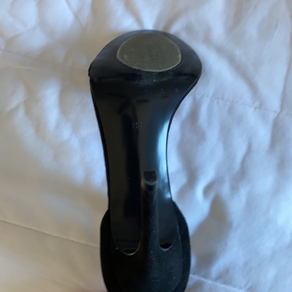 Guess strap sandal heel 4” - Picture 2 of 3